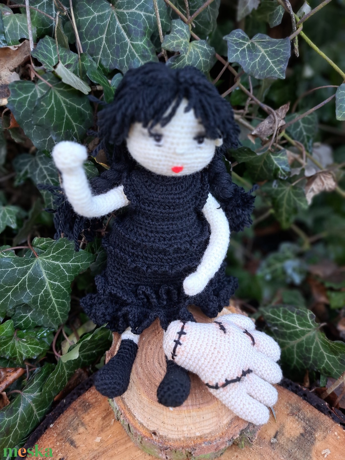 Wednesday doll báli ruhájában és Izé - amigurumi technikával - játék & sport - baba & babaház - baba - Meska.hu Wednesday doll báli ruhájában és Izé - amigurumi technikával - játék & sport - baba & babaház - baba - Meska.hu