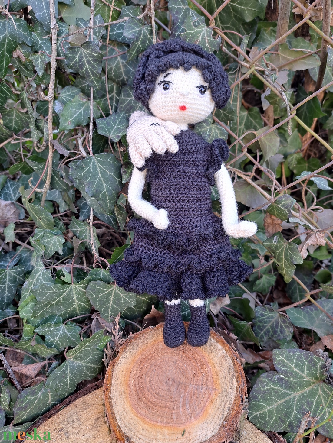 Wednesday doll báli ruhájában és Izé - amigurumi technikával - játék & sport - baba & babaház - baba - Meska.hu Wednesday doll báli ruhájában és Izé - amigurumi technikával - játék & sport - baba & babaház - baba - Meska.hu