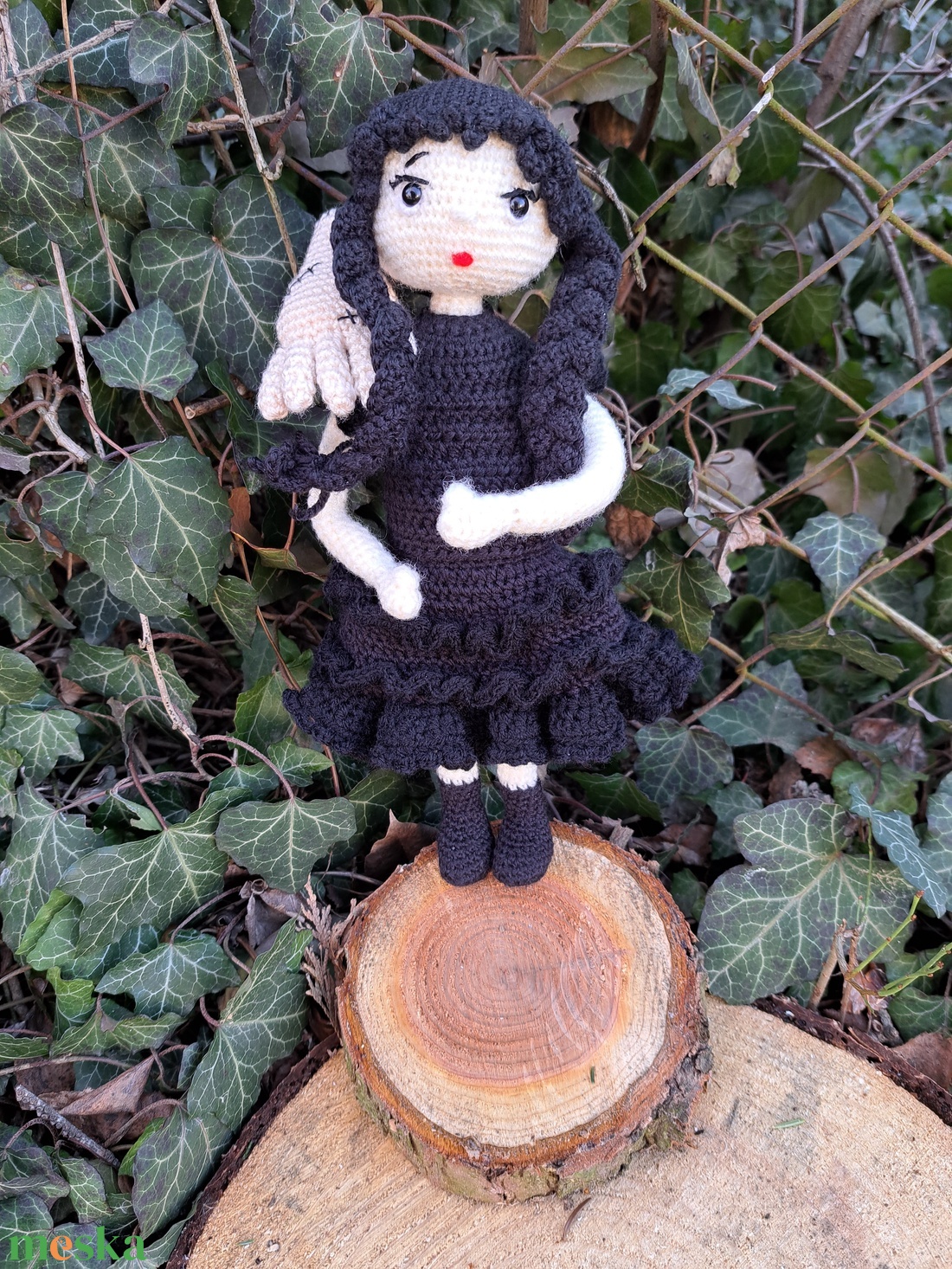 Wednesday doll báli ruhájában és Izé - amigurumi technikával - játék & sport - baba & babaház - baba - Meska.hu Wednesday doll báli ruhájában és Izé - amigurumi technikával - játék & sport - baba & babaház - baba - Meska.hu