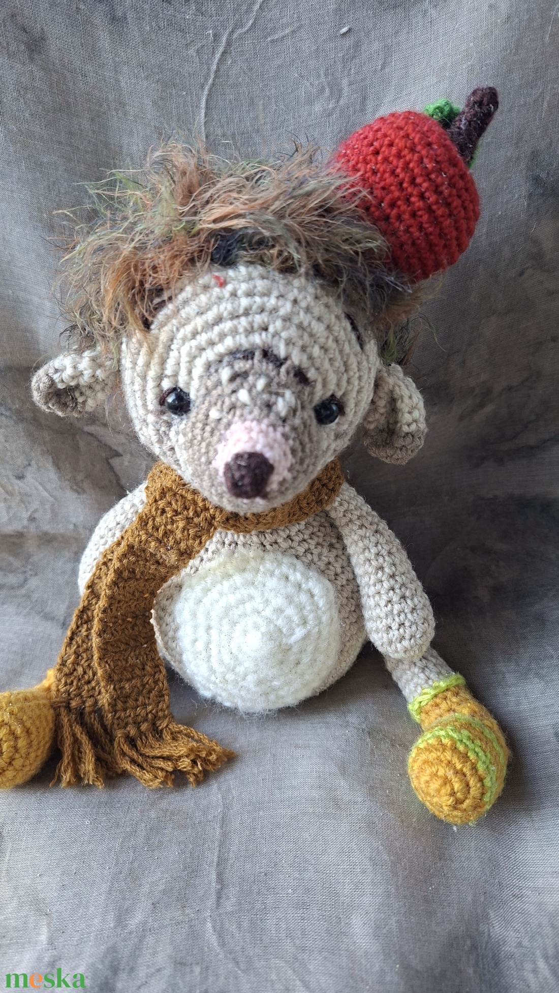 Süni almával, amigurumi technikával - játék & sport - plüssállat & játékfigura - plüss mesefigurák - Meska.hu