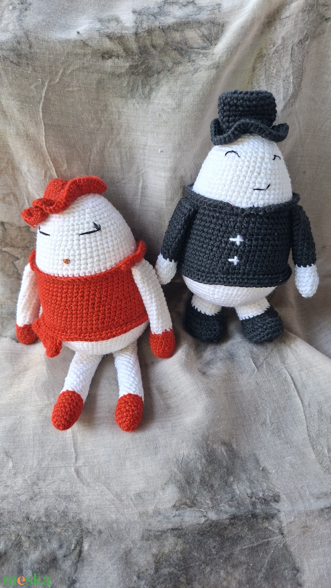 Kézzel horgolt elegáns tojáspár /Humpty Dumpty jellegű úriember és hölgy pár) amigurumi figurák - játék & sport - plüssállat & játékfigura - plüss mesefigurák - Meska.hu