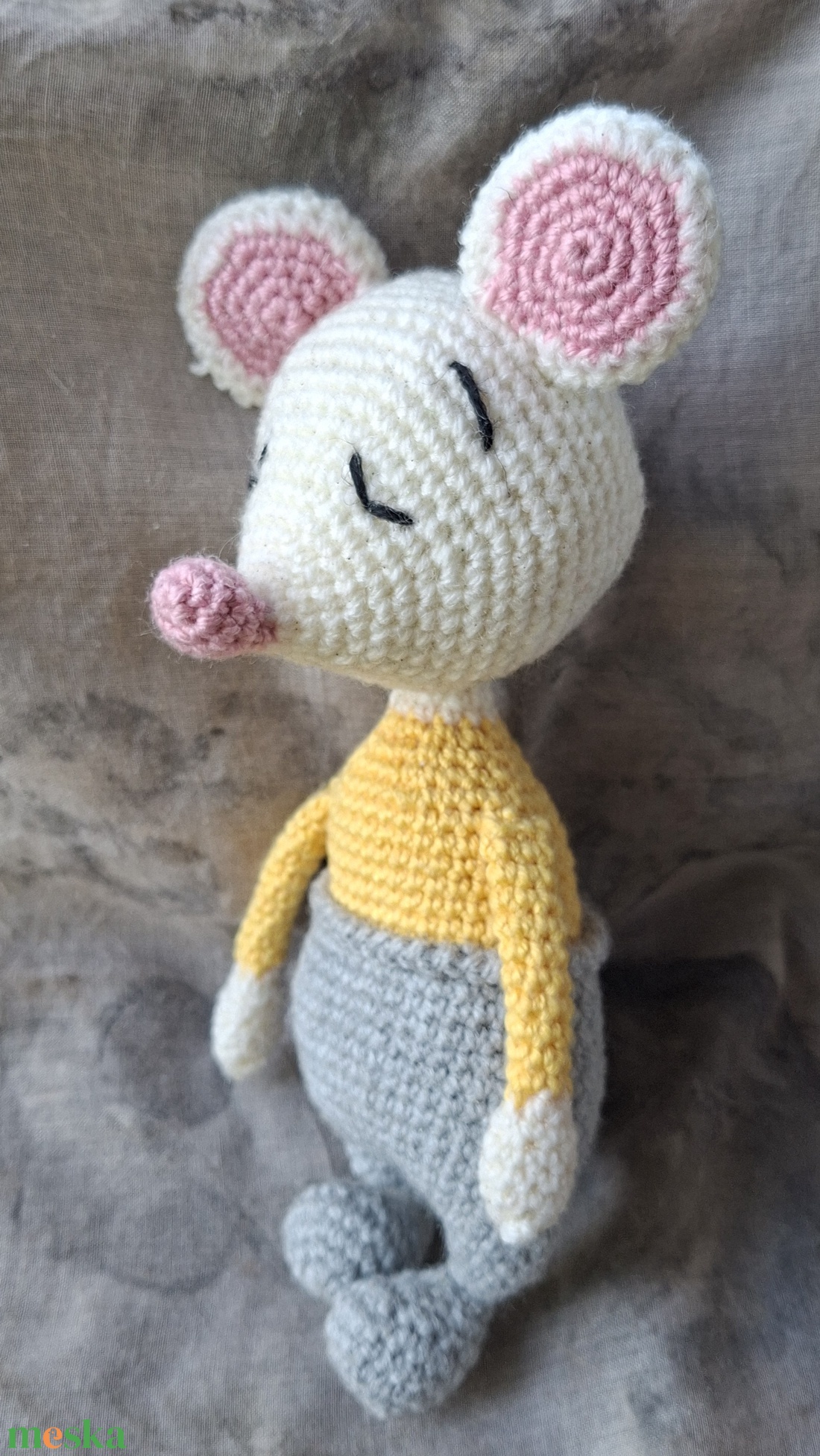 Süni almával, amigurumi technikával - játék & sport - plüssállat & játékfigura - plüss mesefigurák - Meska.hu