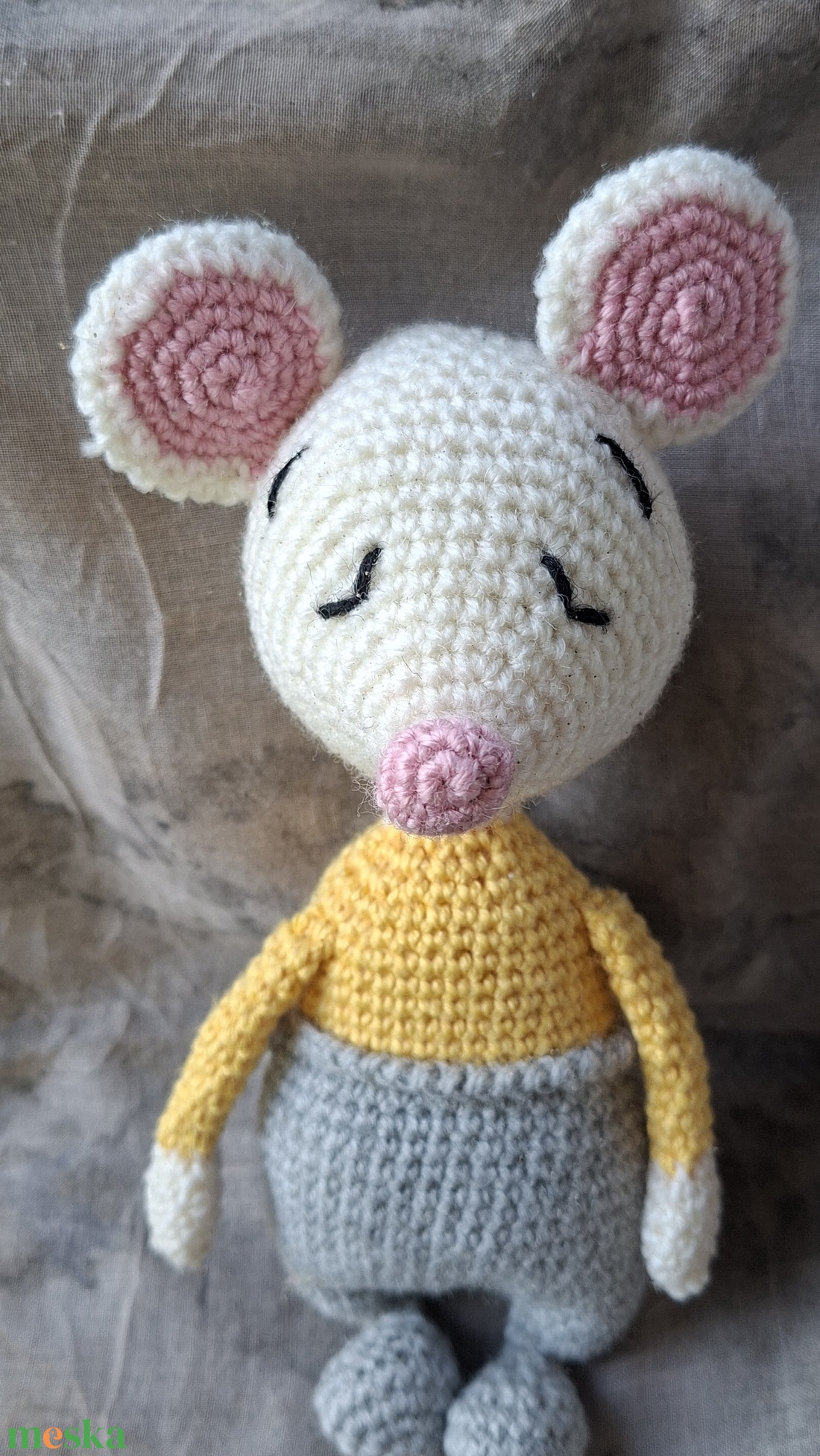 Süni almával, amigurumi technikával - játék & sport - plüssállat & játékfigura - plüss mesefigurák - Meska.hu
