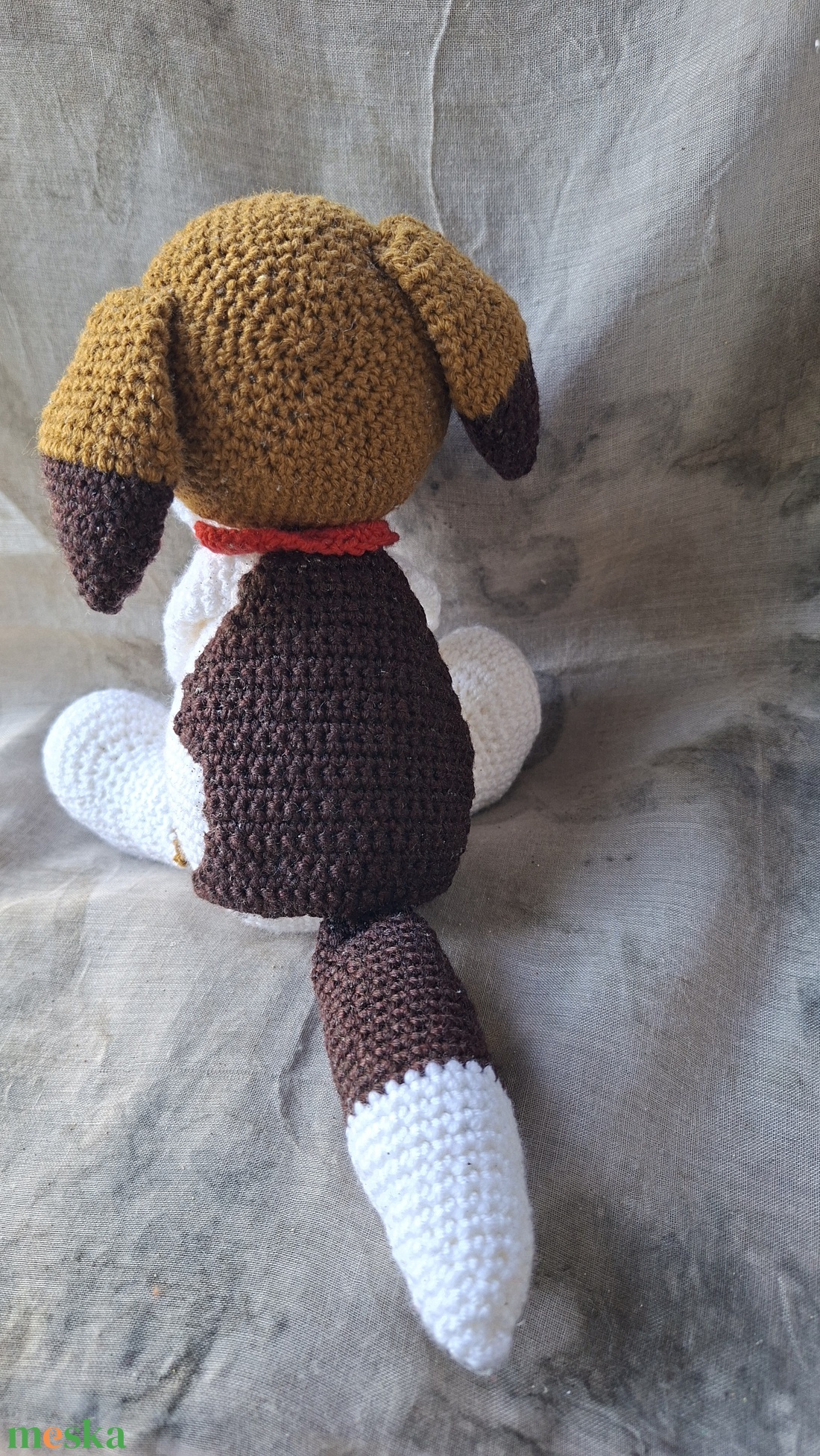 Egyedi horgolt kiskutya Bernardin jellegű amigurumi figura - játék & sport - plüssállat & játékfigura - plüss mesefigurák - Meska.hu