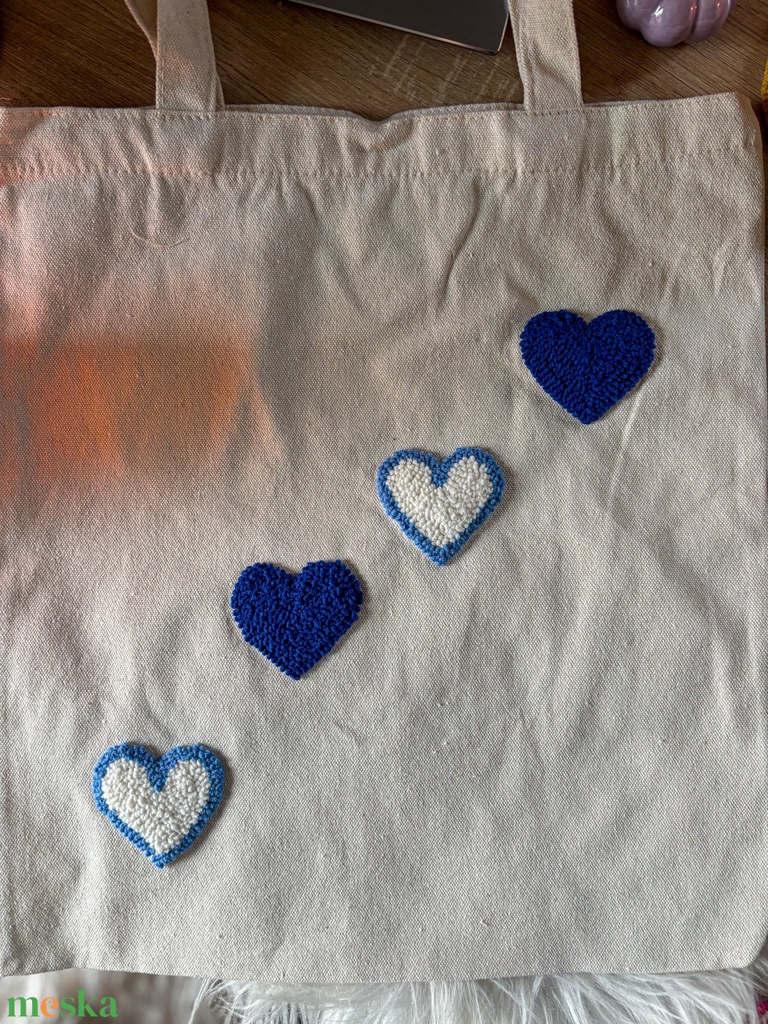 Hímzett vászontáska, kék szívek  - táska & tok - bevásárlás & shopper táska - shopper, textiltáska, szatyor - Meska.hu