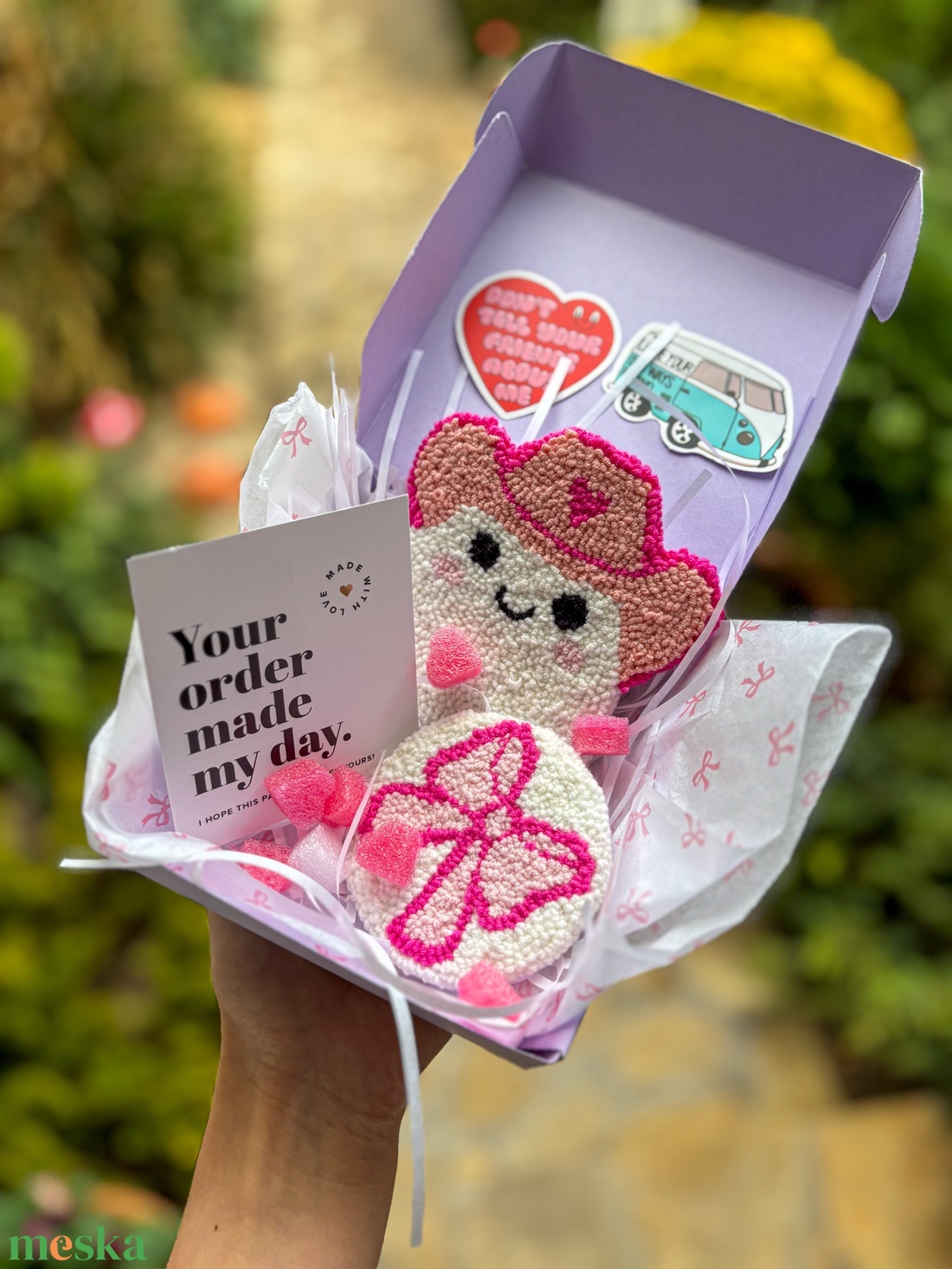 Hímzett vászontáska, rózsaszín masnik - táska & tok - bevásárlás & shopper táska - shopper, textiltáska, szatyor - Meska.hu