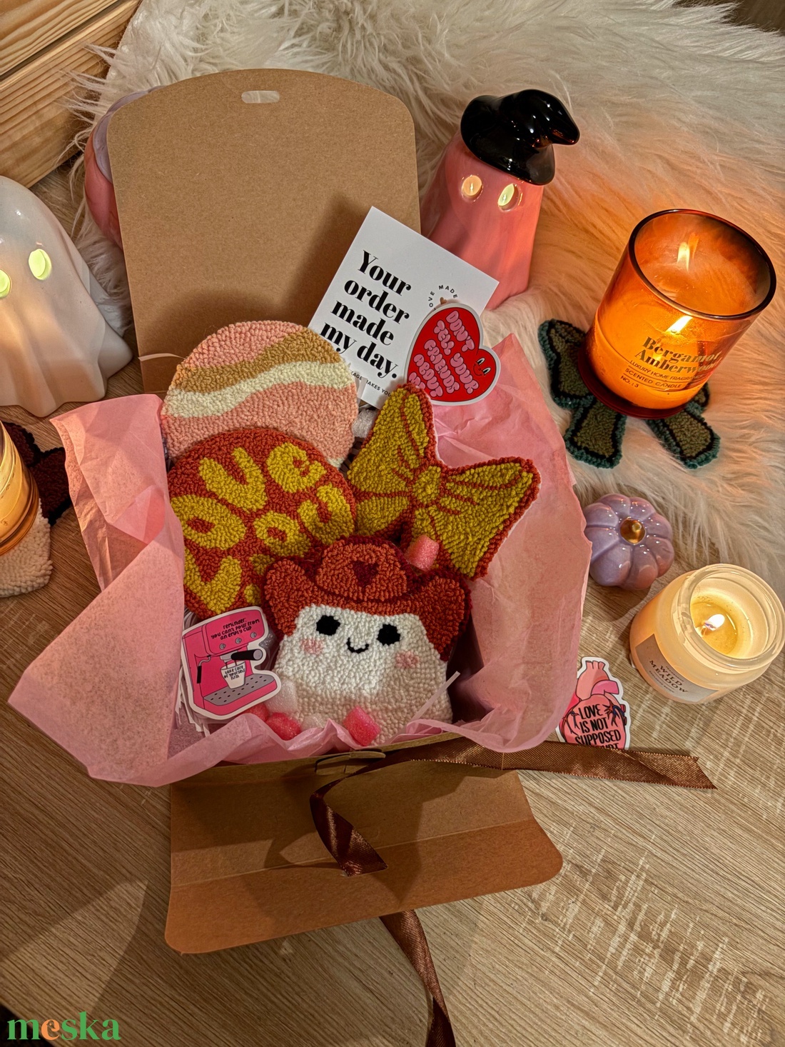 Hímzett poháralátét, 4 db-os szett (kör alakú, �love you, szellem, masni) - otthon & életmód - dekoráció - dísztárgy - Meska.hu