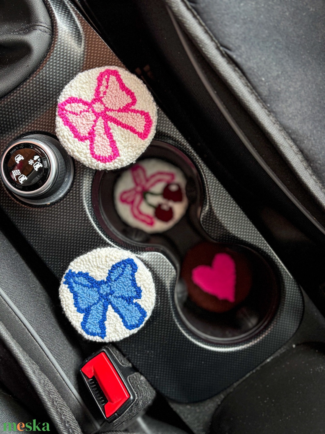 Hímzett autós poháralátét, masnik - otthon & életmód - autó - autós matrica - Meska.hu