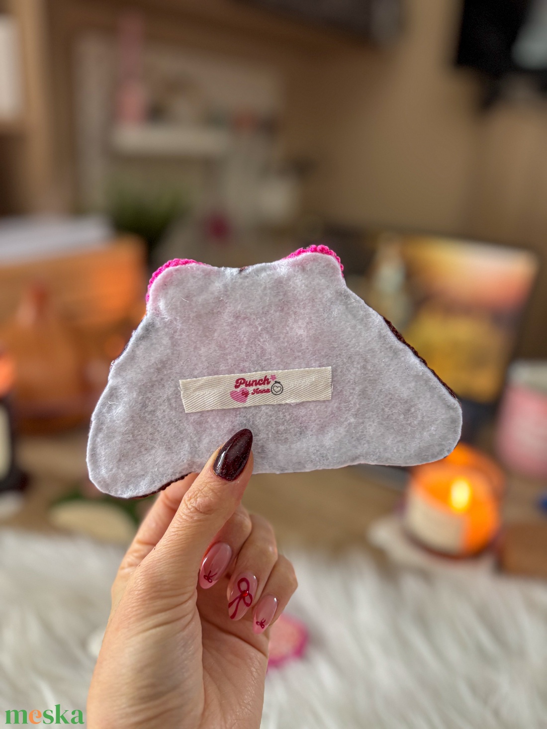 hímzett poháralátét, rózsaszín croissant - otthon & életmód - dekoráció - dísztárgy - Meska.hu