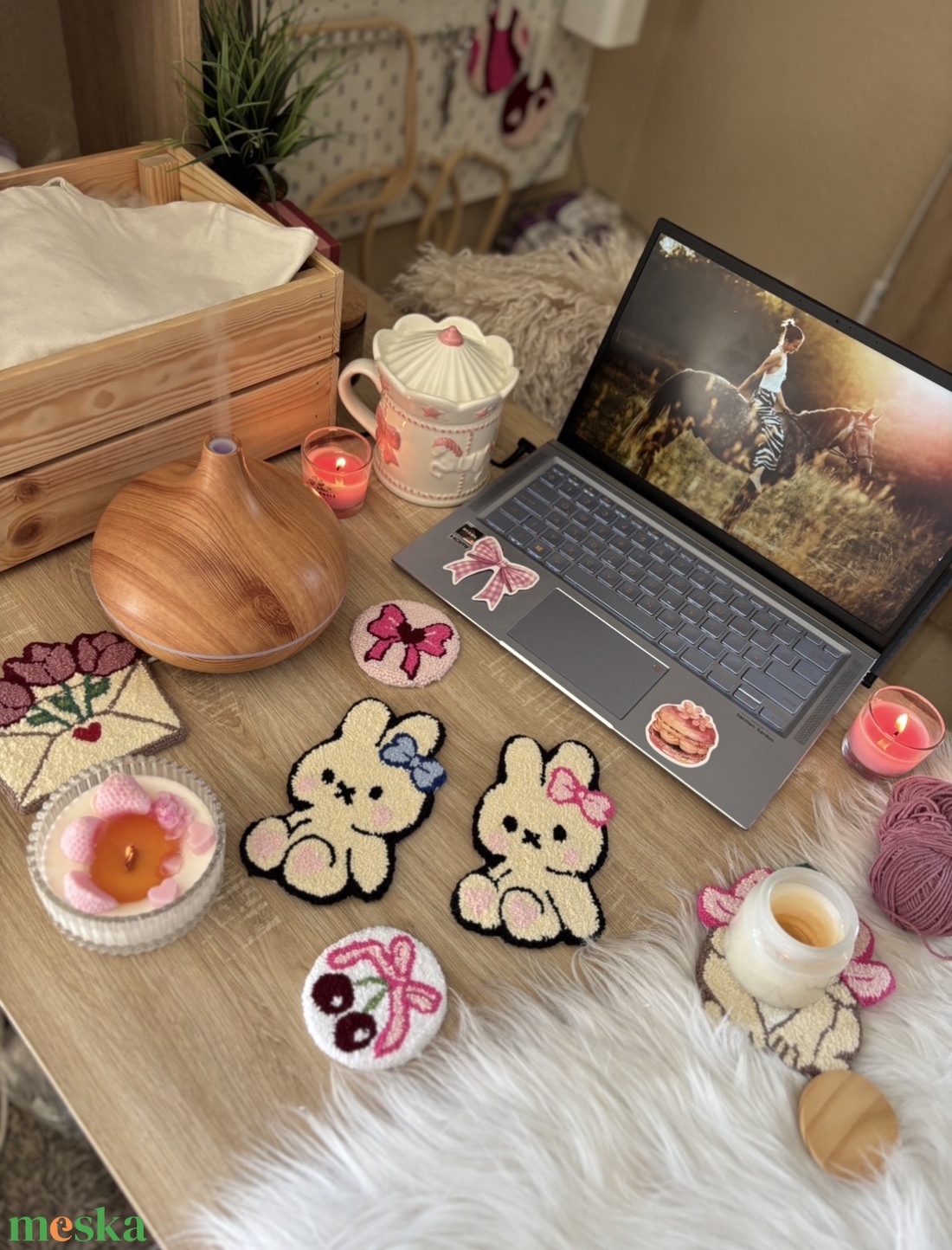 hímzett poháralátét, masnis nyuszi  - otthon & életmód - konyhafelszerelés, tálalás - tálalás - tányér- és poháralátét - Meska.hu