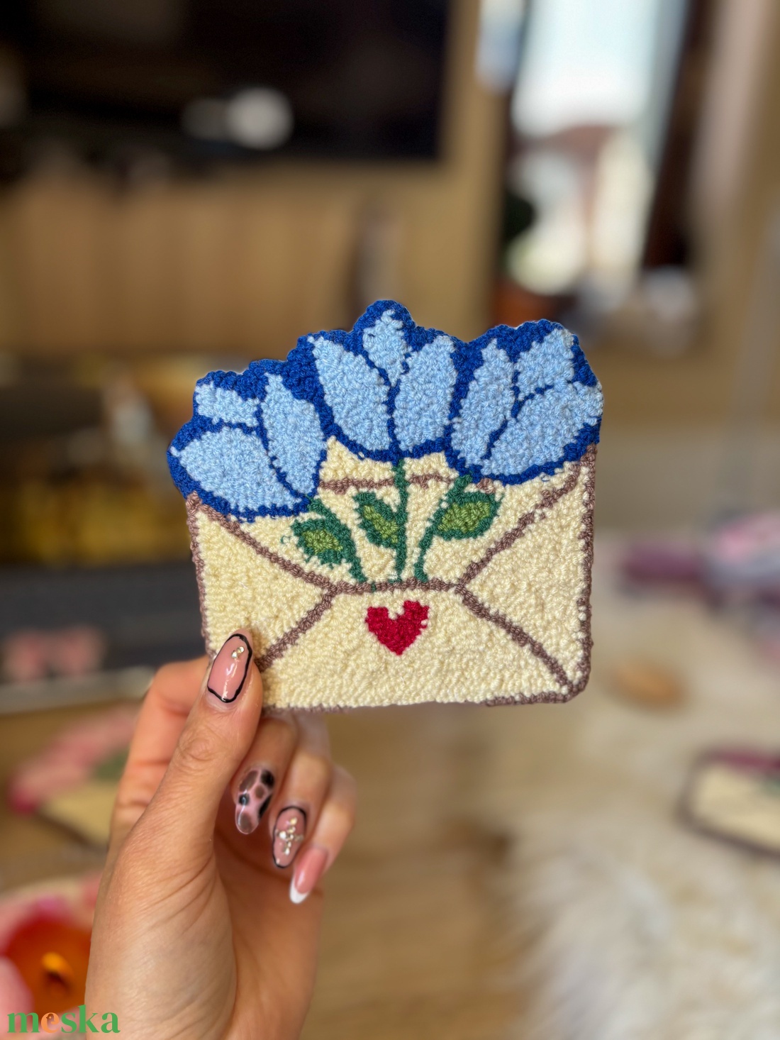 Hímzett poháralátét, kék tulipános levél  - otthon & életmód - konyhafelszerelés, tálalás - tálalás - tányér- és poháralátét - Meska.hu