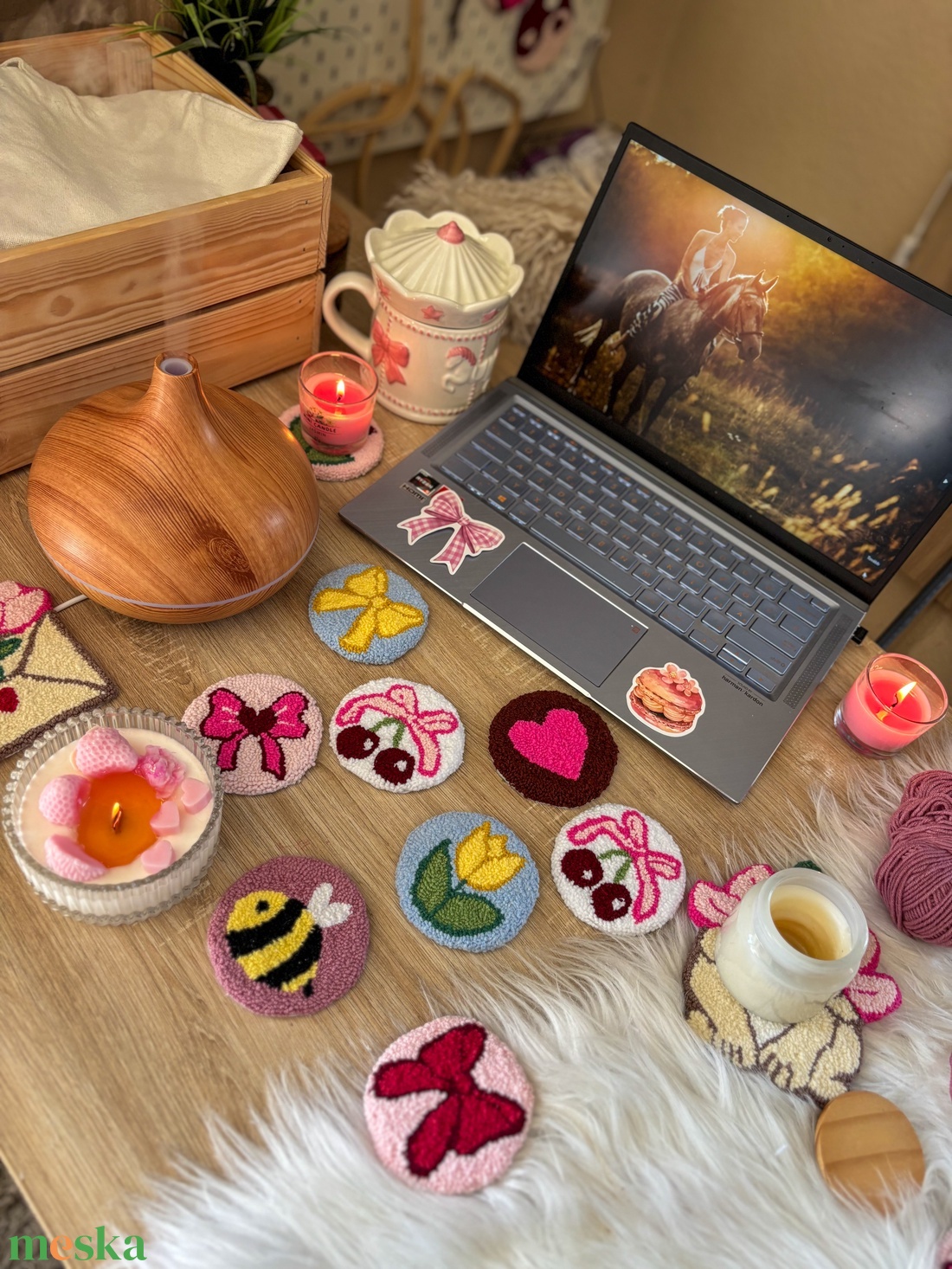 hímzett autós poháralátét, masni, szív - otthon & életmód - autó - autós tároló - Meska.hu