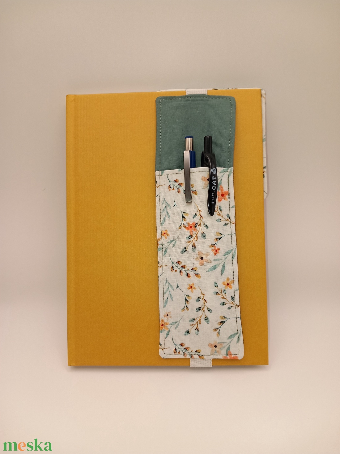 Tolltartó - otthon & életmód - papír, írószer - tolltartó & ceruzatekercs - Meska.hu