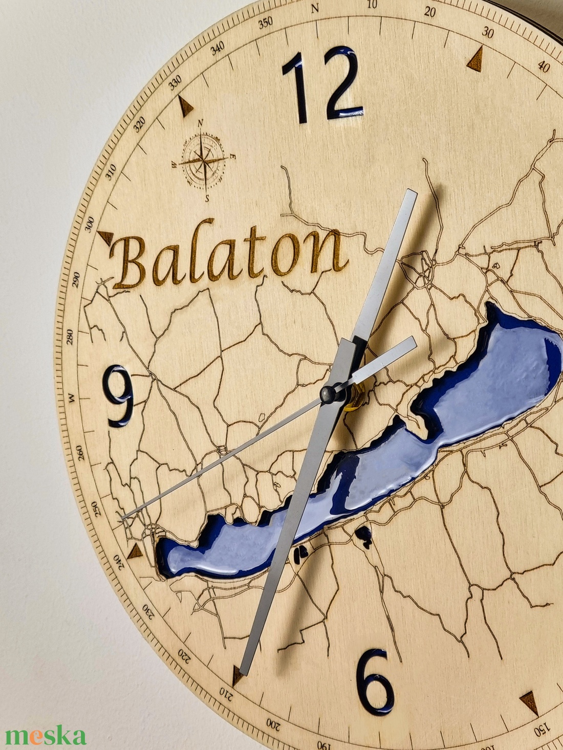 Balatoni vázlattérképes falióra - otthon & életmód - dekoráció - fali és függő dekoráció - falióra & óra - Meska.hu