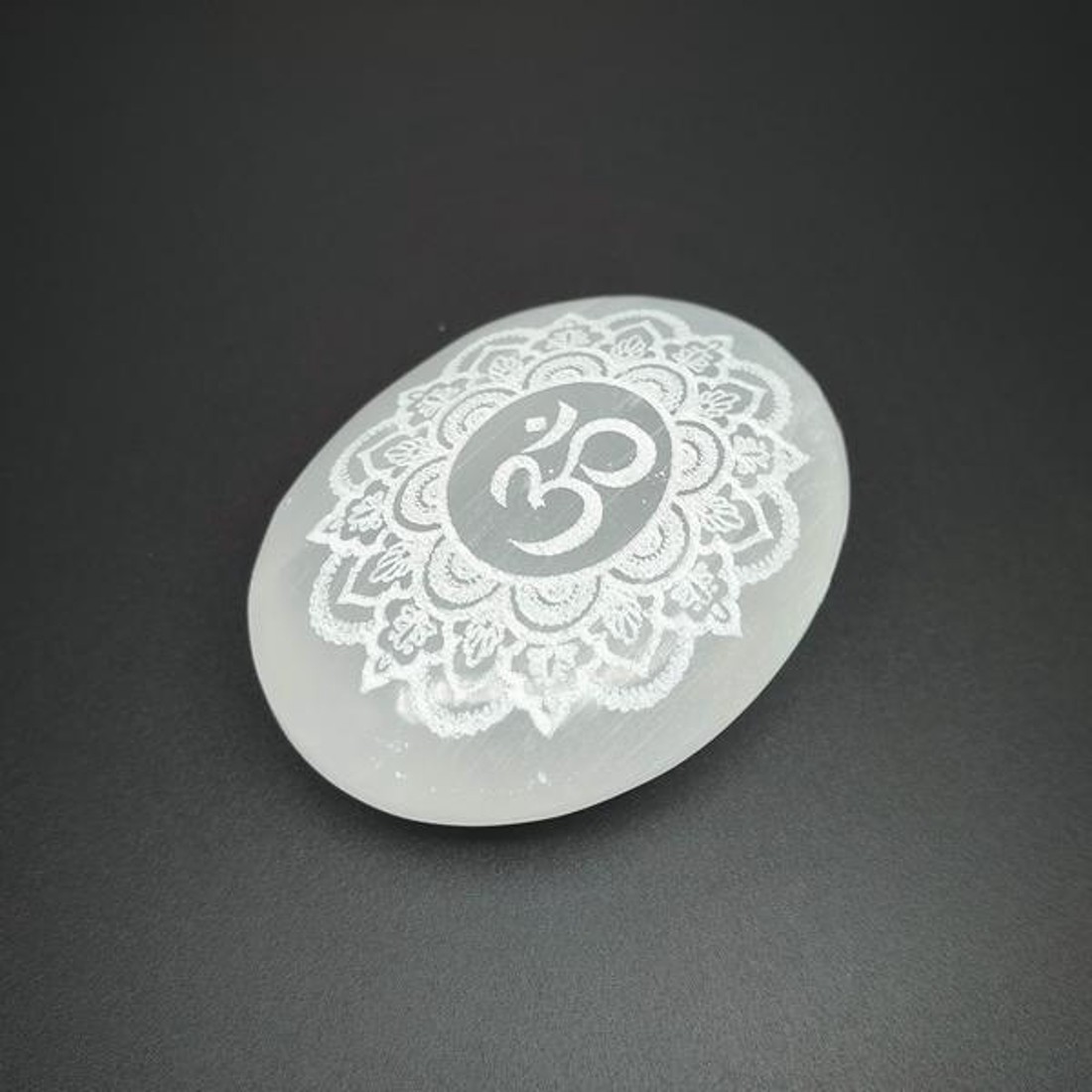 Szelenit szappan om mandala 6-7cm - kellékek & szerszámok - ásvány alapanyag - marokkő - Meska.hu