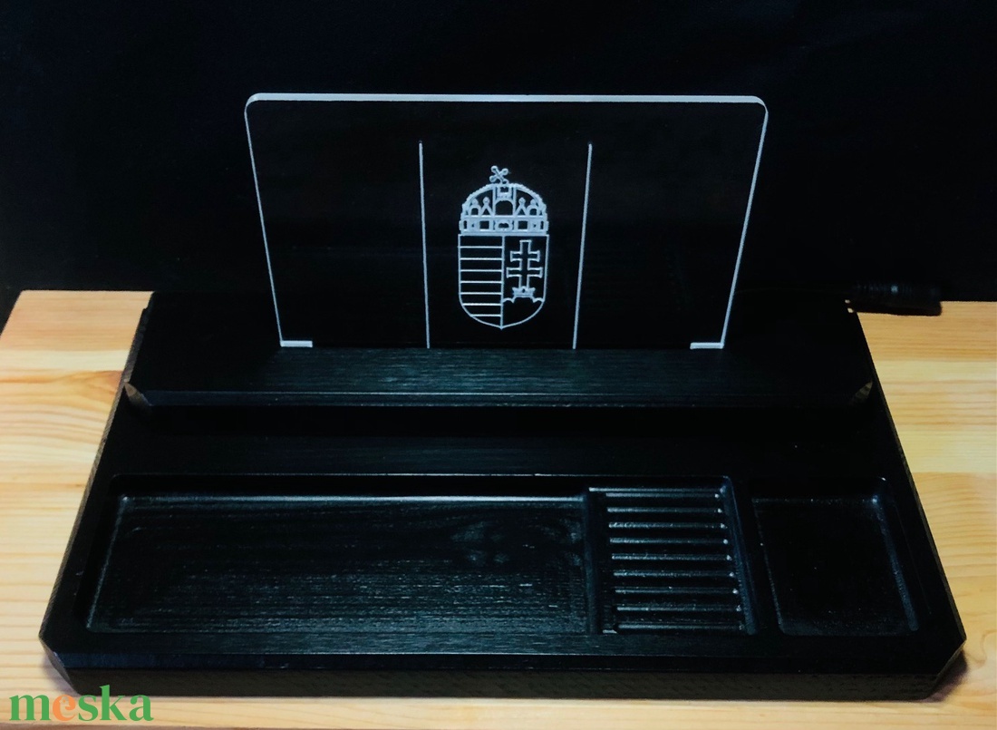 Asztali dekorációs tábla - Koronás címer - otthon & életmód - dekoráció - asztal és polc dekoráció - asztaldísz - Meska.hu