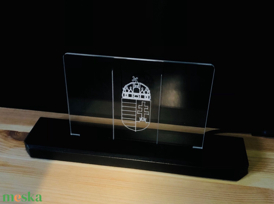 Asztali dekorációs tábla - Koronás címer - otthon & életmód - dekoráció - asztal és polc dekoráció - asztaldísz - Meska.hu