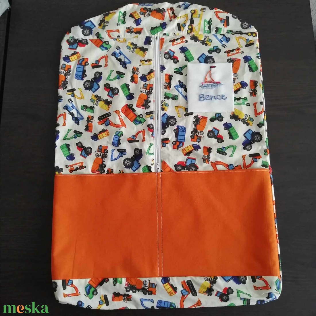 Tornazsák (Fiús fehér-zöld munkagépes) - játék & sport - ovis felszerelés - ovis tornazsák - Meska.hu