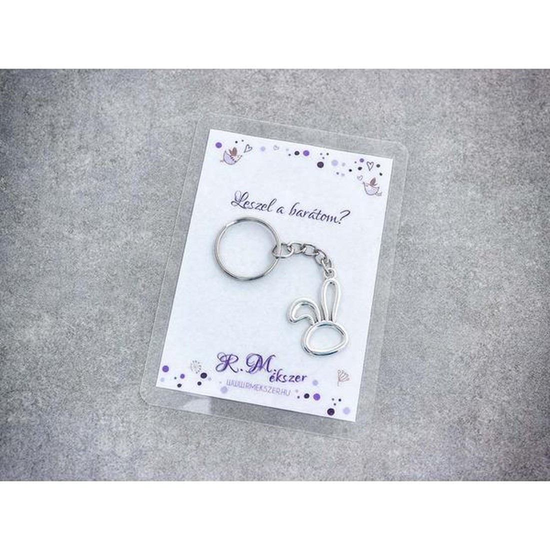 Leszel a barátom egyszerű nyuszi medálos kulcstartó - táska & tok - kulcstartó & táskadísz - kulcstartó - Meska.hu