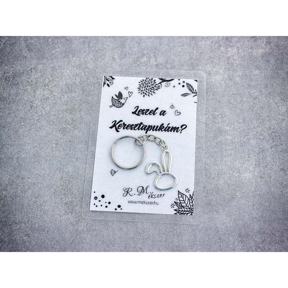 Leszel a Keresztapukám egyszerű nyuszi medálos kulcstartó - táska & tok - kulcstartó & táskadísz - kulcstartó - Meska.hu