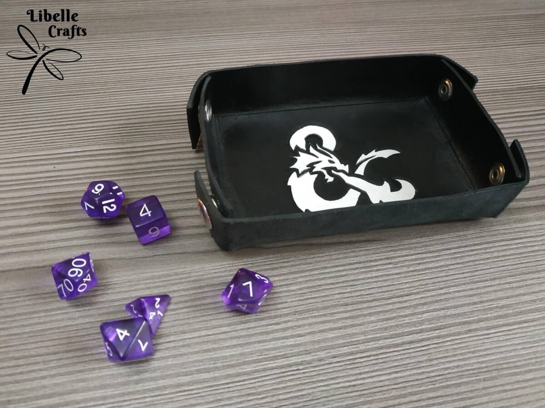Dungeons and Dragons kockadobó tálca - játék & sport - táblajáték és kártyajáték - társasjátékok - dobókocka - Meska.hu