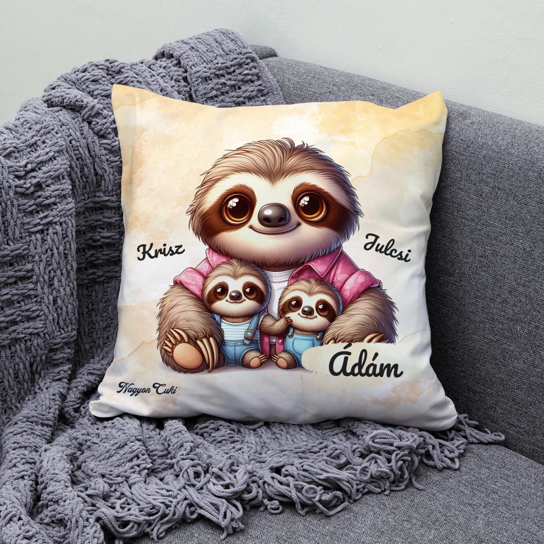 Névvel kérhető - Cuki lajhár Apa és két kis lajhár mintás párna - otthon & életmód - lakástextil - párna & párnahuzat - díszpárna (belsővel együtt) - Meska.hu