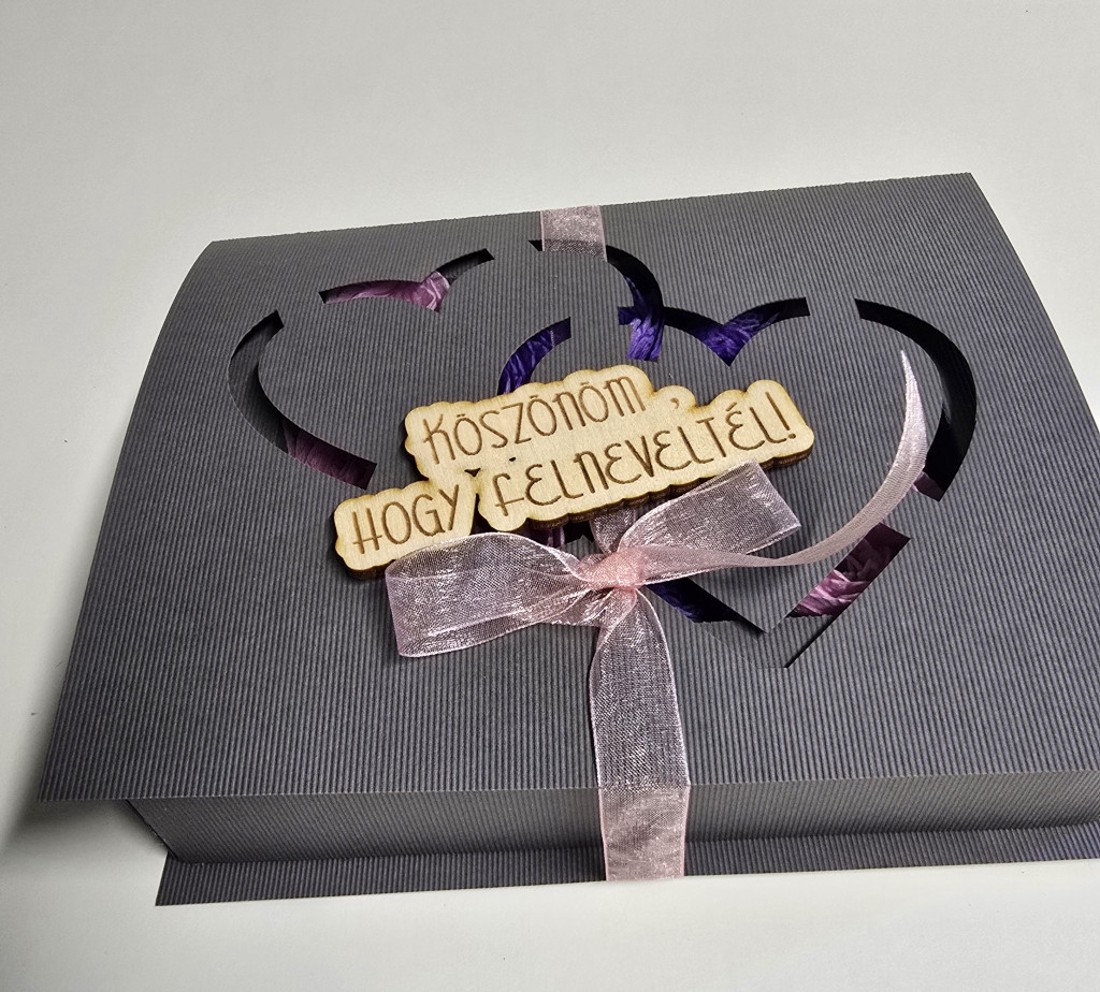 Szülőköszöntő virágbox örökrózsás - esküvő - emlék & ajándék - szülőköszöntő ajándék - Meska.hu