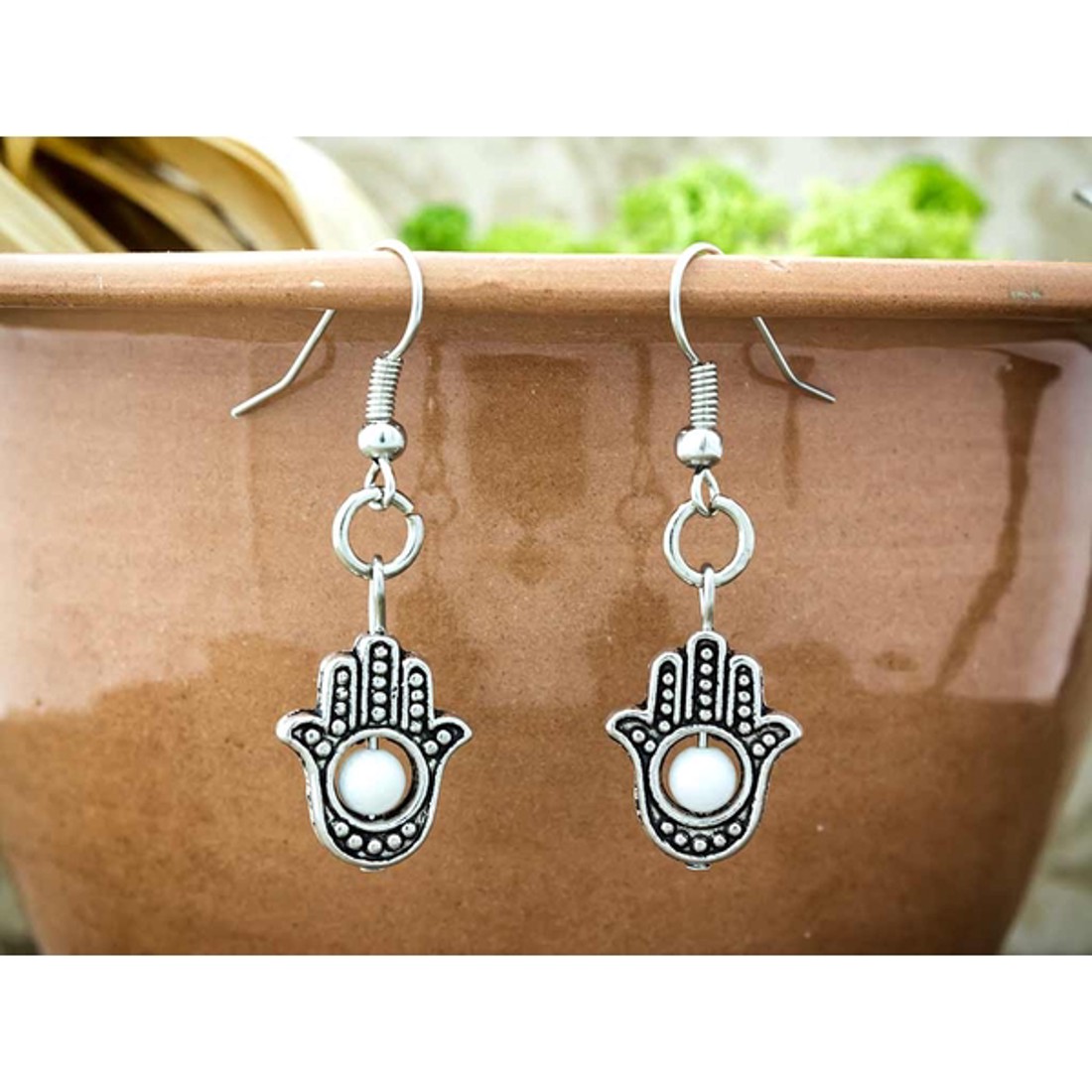 Védelmező hamsa keze fülbevaló - ékszer - fülbevaló - lógó fülbevaló - Meska.hu Védelmező hamsa keze fülbevaló - ékszer - fülbevaló - lógó fülbevaló - Meska.hu