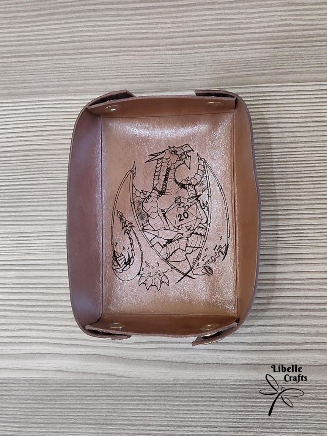 Sárkány mintás kockadobó tálca - 2 - játék & sport - szerepjáték - Meska.hu