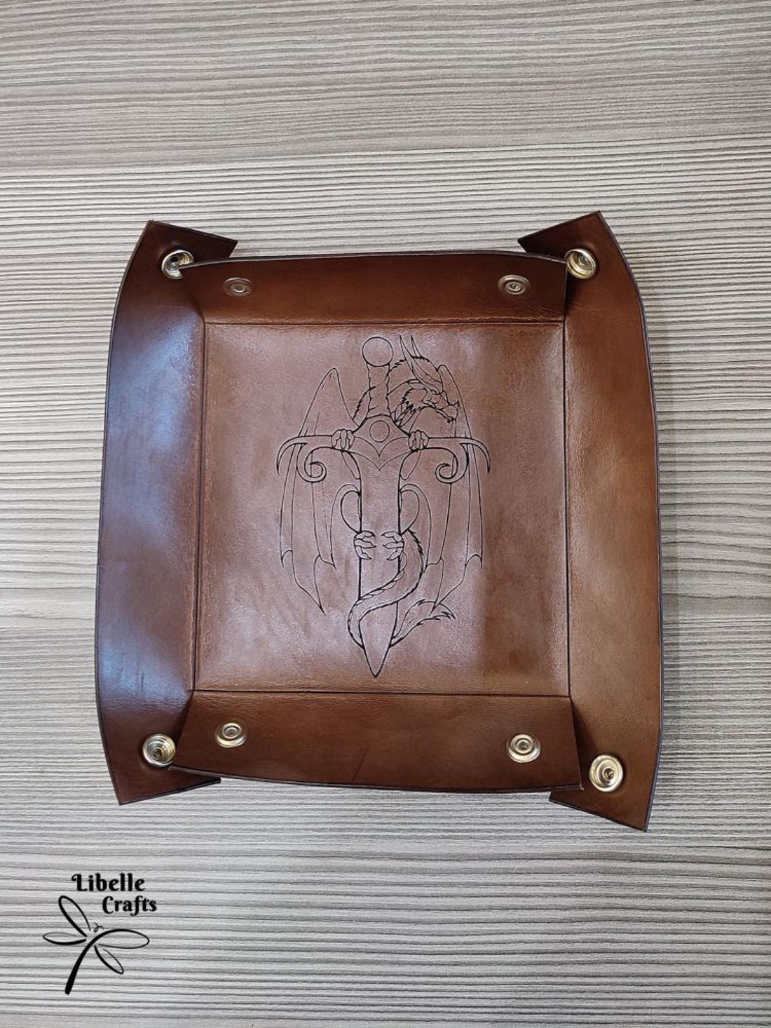 Sárkány mintás kockadobó tálca - 4 - játék & sport - szerepjáték - Meska.hu