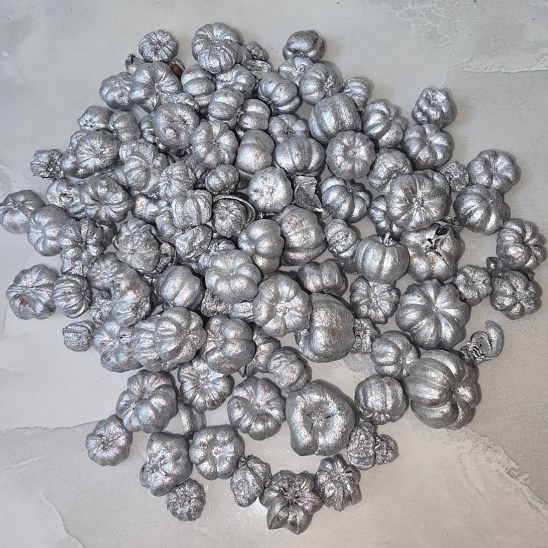 Mini tök termés - metál ezüst 2,5 dkg - kellékek & szerszámok - dekorációs kellékek - termések, terméscsomagok - Meska.hu Mini tök termés - metál ezüst 2,5 dkg - kellékek & szerszámok - dekorációs kellékek - termések, terméscsomagok - Meska.hu