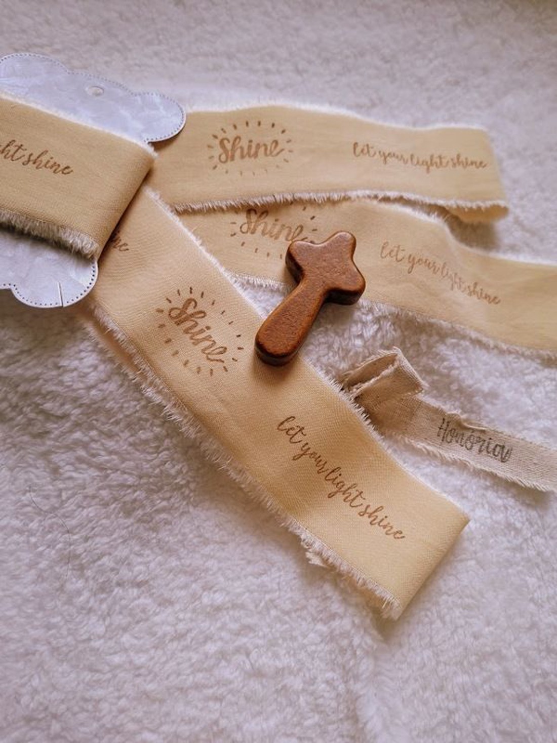 Kézzel festett és bélyegzett, tépett, pamutszalag, Bibliai, igés, felirattal- krém-022 -  - Meska.hu