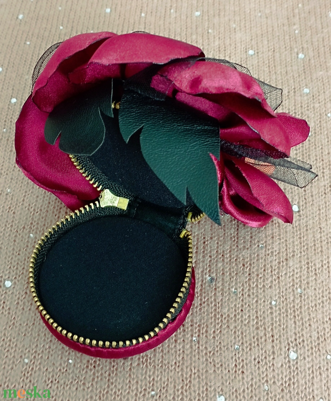 Bordó rózsás érmetárca - táska & tok - pénztárca & más tok - aprópénztartó - Meska.hu