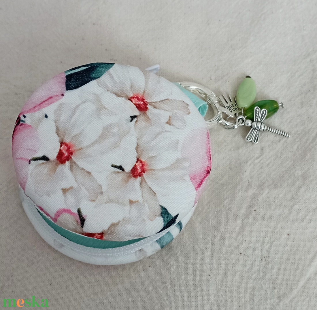 Tavaszi virágos érmetárca - táska & tok - pénztárca & más tok - aprópénztartó - Meska.hu