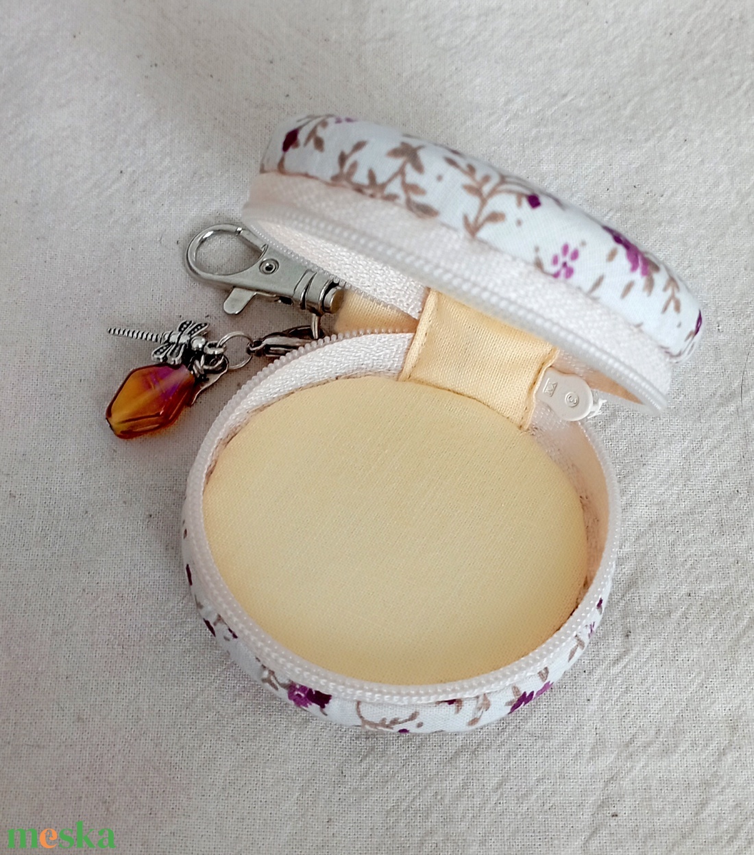 Apró virágos érmetárca - táska & tok - pénztárca & más tok - aprópénztartó - Meska.hu