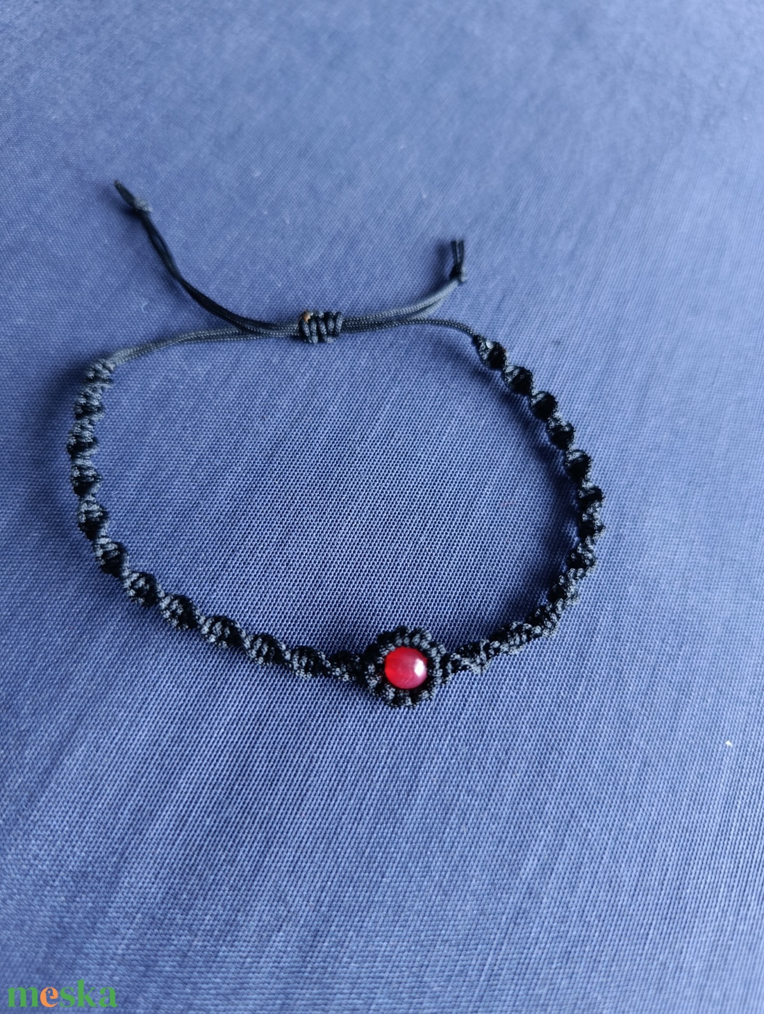 Simple Red karkötő - ékszer - karkötő - fonott karkötő - Meska.hu