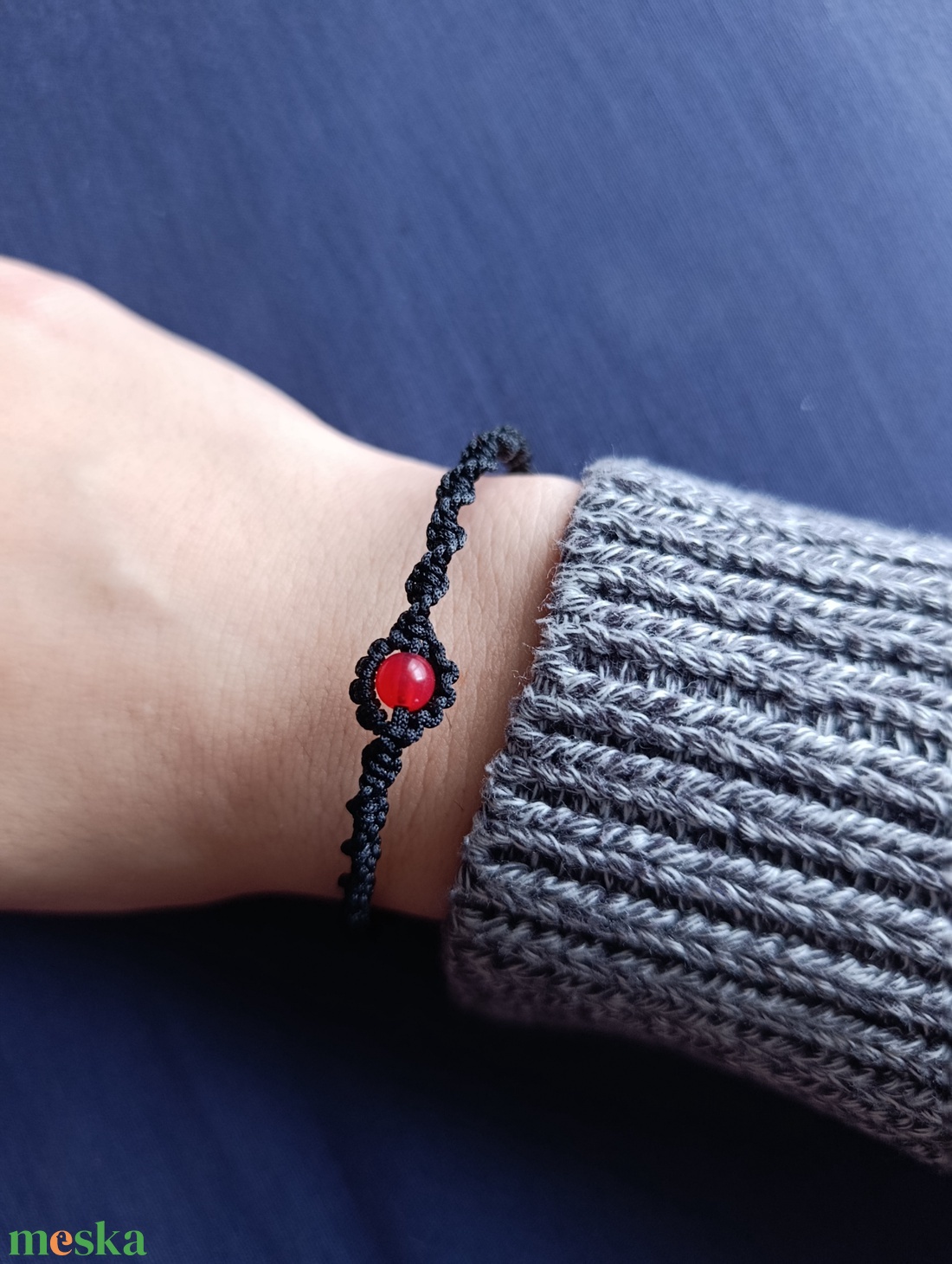 Simple Red karkötő - ékszer - karkötő - fonott karkötő - Meska.hu