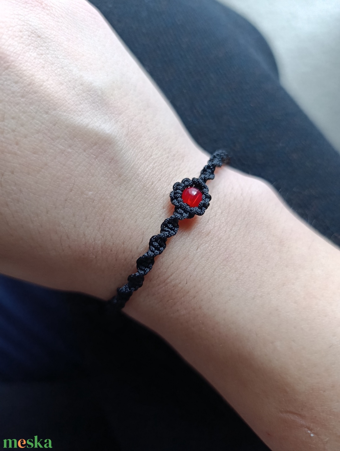 Small Simple Red karkötő - ékszer - karkötő - fonott karkötő - Meska.hu