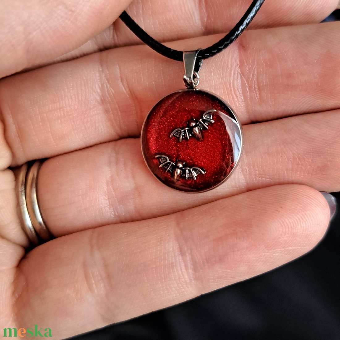 Red Velvet Denevéres nyaklánc - ékszer - nyaklánc - medálos nyaklánc - Meska.hu