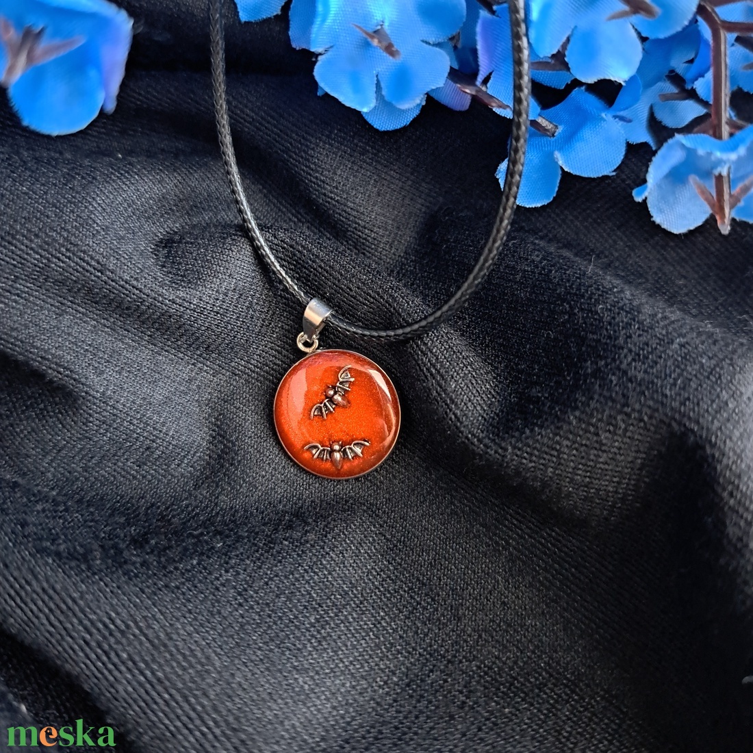 Red Velvet Denevéres nyaklánc - ékszer - nyaklánc - medálos nyaklánc - Meska.hu