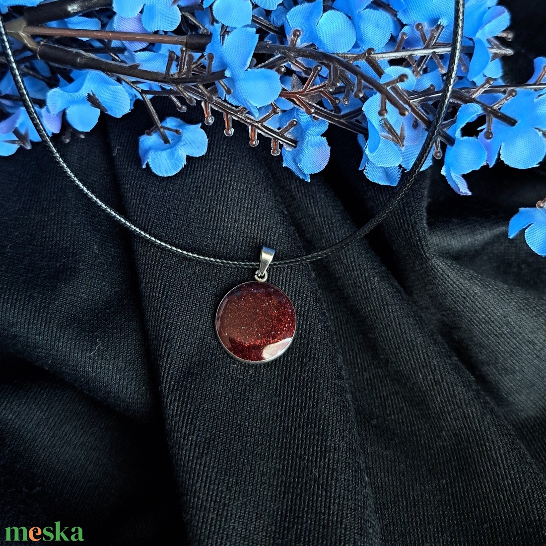 Red Velvet Medálos Nyaklánc - ékszer - nyaklánc - medálos nyaklánc - Meska.hu