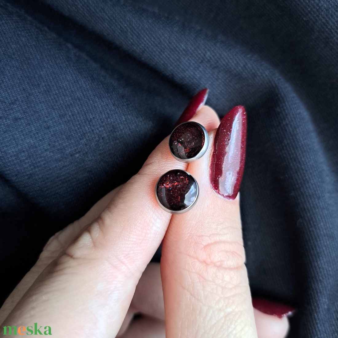 Red Velvet csillámos fülbevaló - ékszer - fülbevaló - pötty fülbevaló - Meska.hu