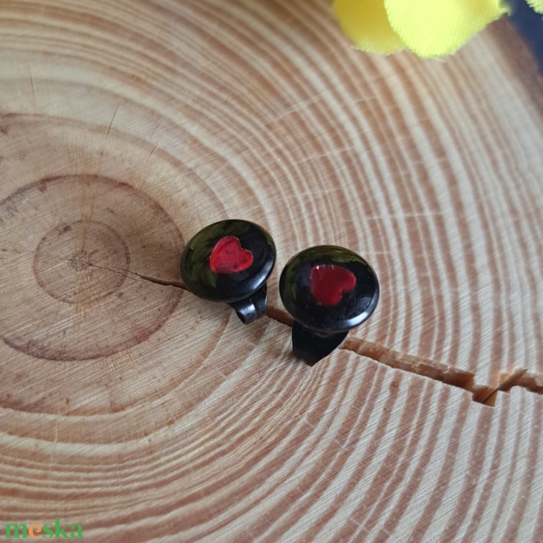 'inlove' fekete mini fülbevló - ékszer - fülbevaló - pötty fülbevaló - Meska.hu