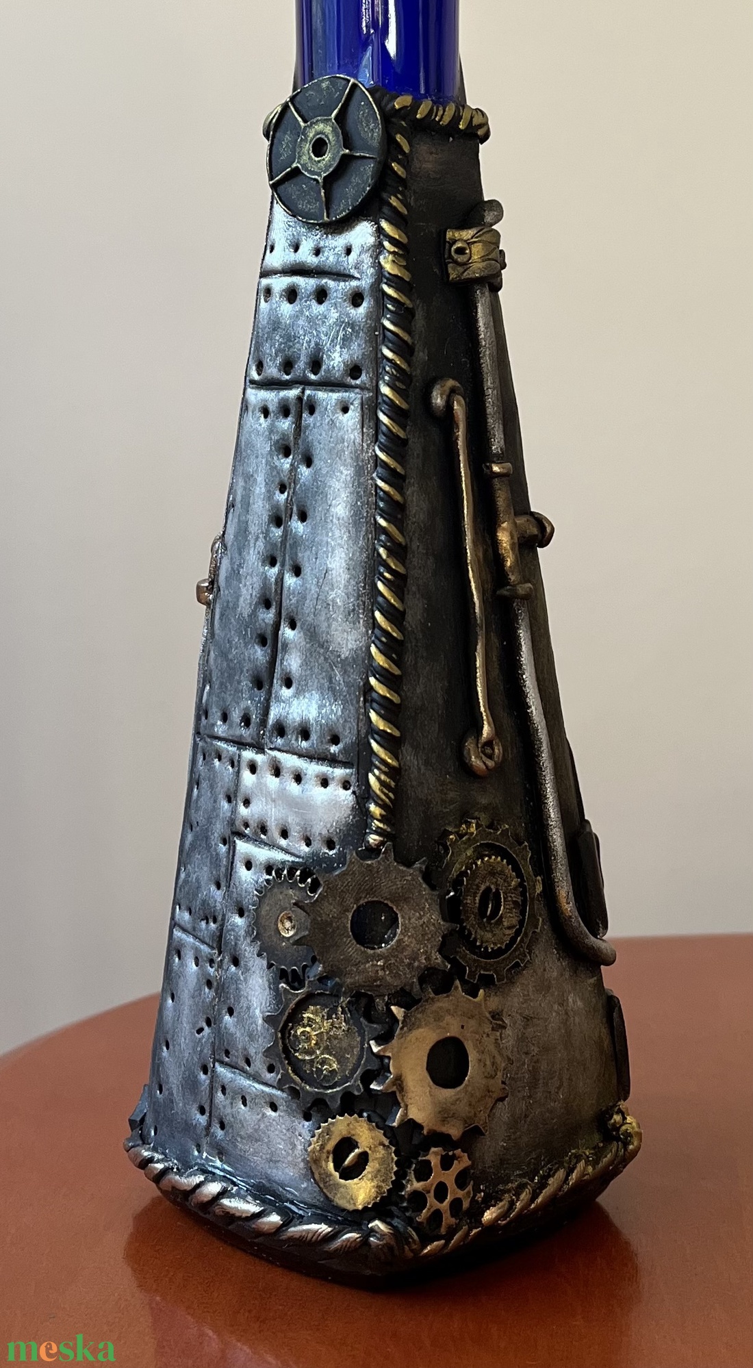 Steampunkos kék váza - otthon & életmód - dekoráció - virágdísz és tartó - váza - Meska.hu Steampunkos kék váza - otthon & életmód - dekoráció - virágdísz és tartó - váza - Meska.hu