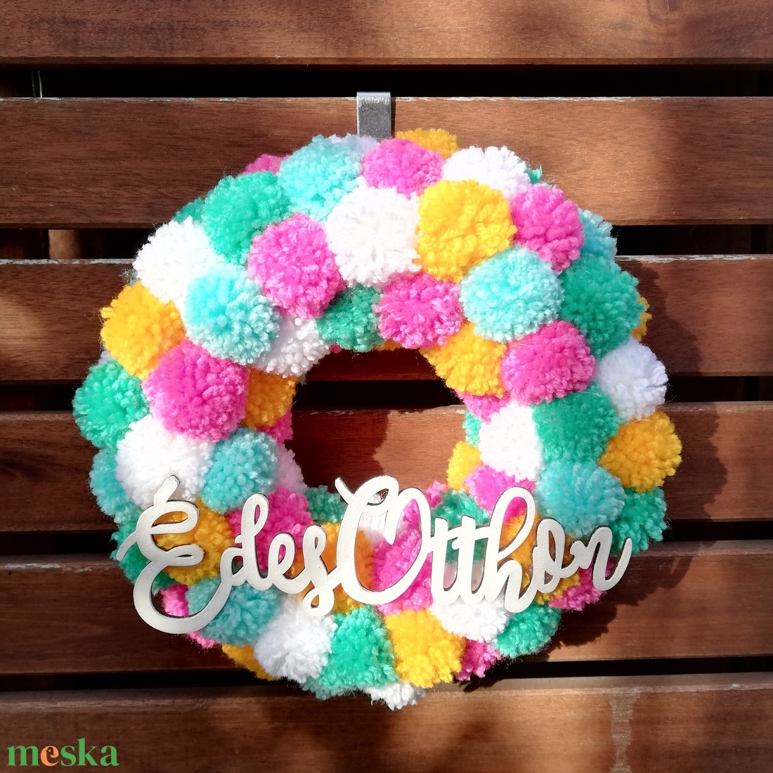 Édes otthon pompon koszorú - otthon & életmód - dekoráció - ajtó- és ablak dekoráció - ajtódísz & kopogtató - Meska.hu