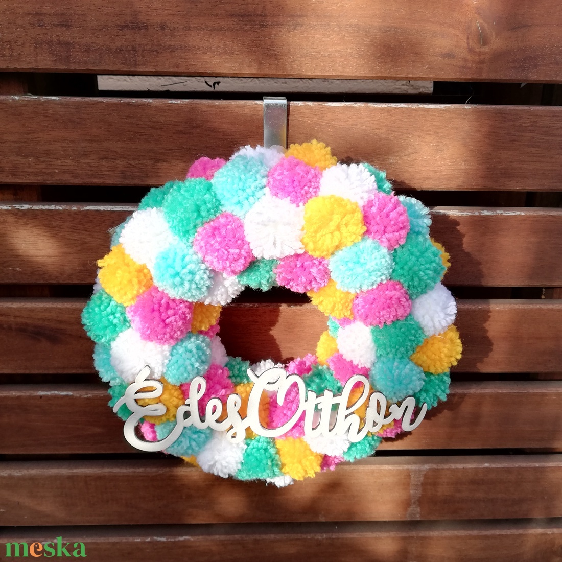 Édes otthon pompon koszorú - otthon & életmód - dekoráció - ajtó- és ablak dekoráció - ajtódísz & kopogtató - Meska.hu