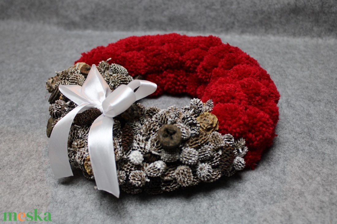 Adventi piros pompon koszorú - bordó, barna - karácsony - adventi díszek - adventi ajtódísz - Meska.hu