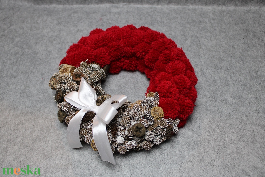 Adventi piros pompon koszorú - bordó, barna - karácsony - adventi díszek - adventi ajtódísz - Meska.hu