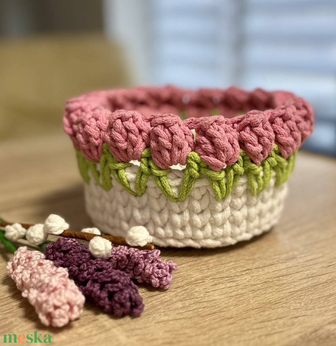 Horgolt tulipános tároló kosár  - otthon & életmód - tárolás & rendszerezés - tárolókosár - Meska.hu