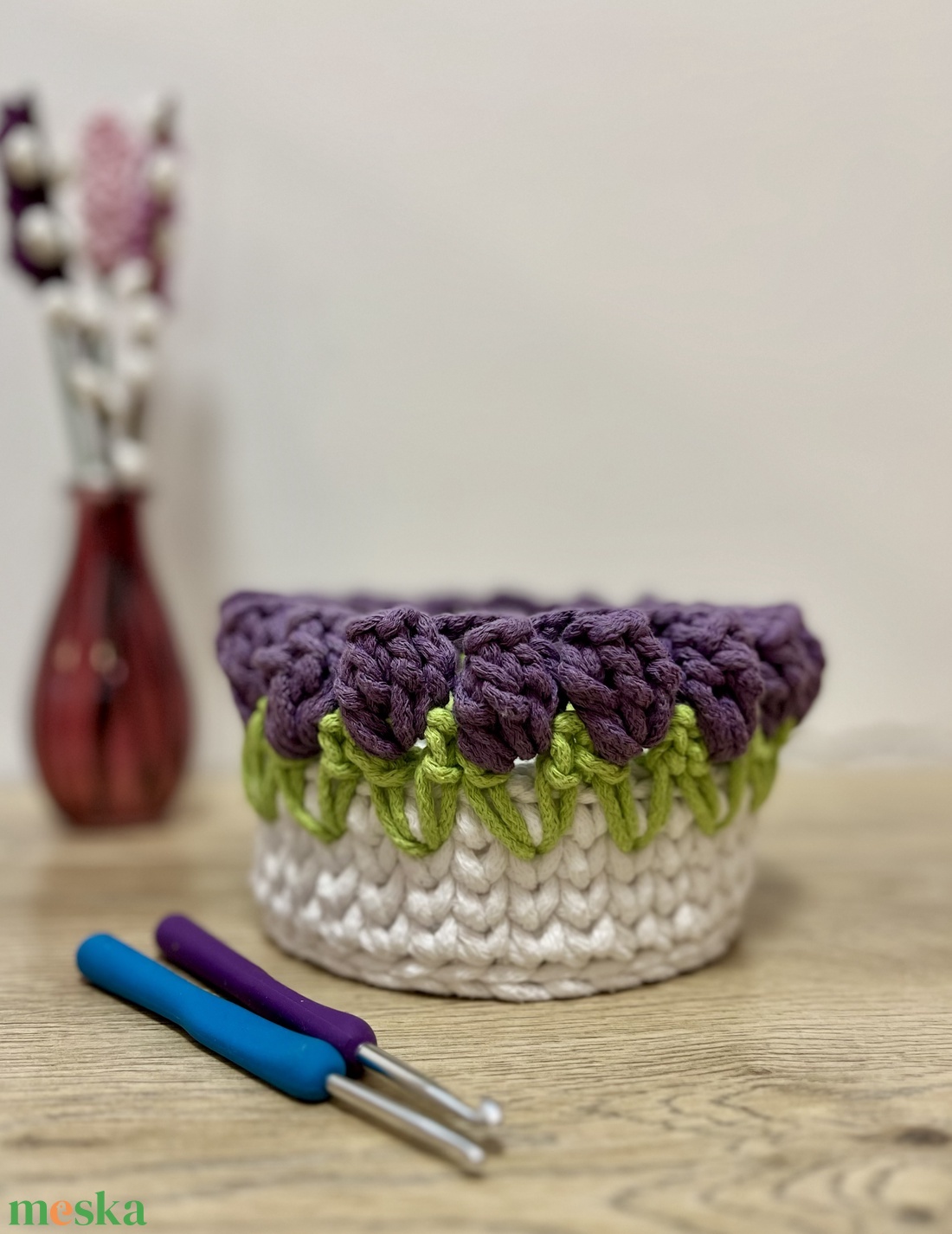 Horgolt tulipános tároló kosár  - otthon & életmód - tárolás & rendszerezés - tárolókosár - Meska.hu